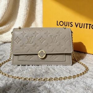 Louis Vuitton  Vavin Chain Wallet